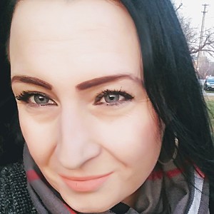 Žena 42 rokov Hlohovec