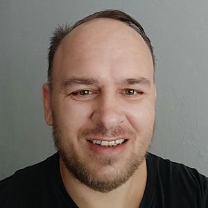 Muž 44 rokov Revúca