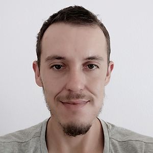 Muž 33 rokov Nové Zámky