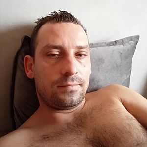 Muž 37 rokov Nové Zámky