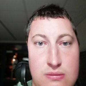 Muž 33 rokov Pezinok