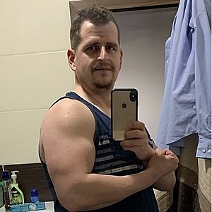 Muž 37 rokov Pezinok