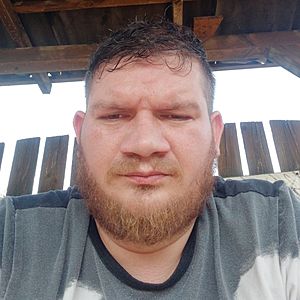 Muž 32 rokov Sabinov