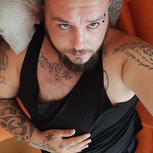 Muž 33 rokov Nové Zámky