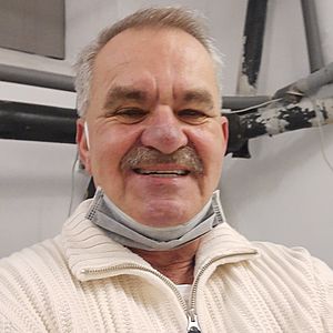 Muž 63 rokov Modra