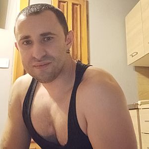 Muž 33 rokov Šaľa