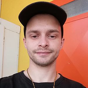 Muž 25 rokov Štúrovo