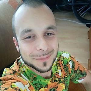 Muž 27 rokov Komárno