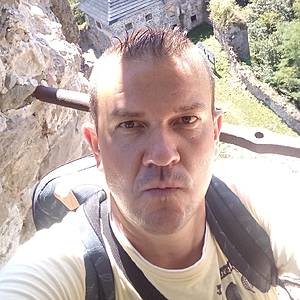 Muž 47 rokov Levice