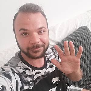 Muž 28 rokov Komárno