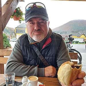 Muž 64 rokov Pezinok