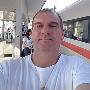 Muž 50 rokov Šurany