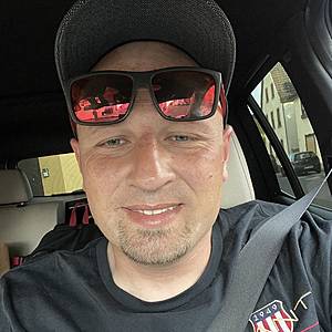 Muž 38 rokov Sabinov