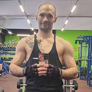 Muž 31 rokov Galanta