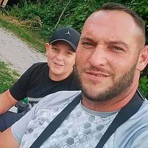 Muž 42 rokov Galanta