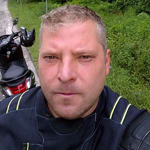 Muž 46 rokov Pezinok