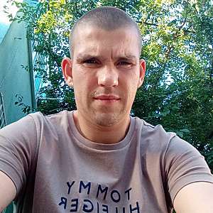 Muž 33 rokov Senica