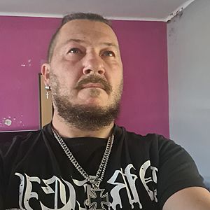 Muž 47 rokov Levice