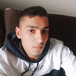 Muž 24 rokov Levice