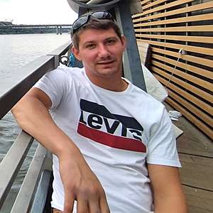 Muž 37 rokov Medzev
