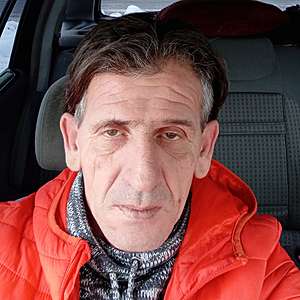 Muž 46 rokov Levice