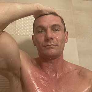 Muž 38 rokov Pezinok