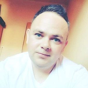 Muž 34 rokov Šahy