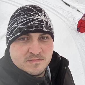 Muž 37 rokov Sereď
