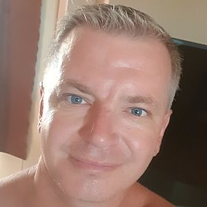Muž 45 rokov Galanta