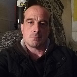 Muž 47 rokov Svätý Jur