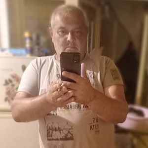 Muž 51 rokov Levice