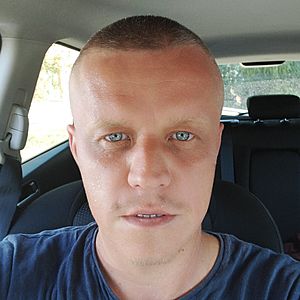 Muž 38 rokov Pezinok