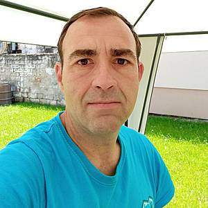 Muž 49 rokov Šaľa