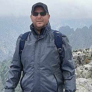Muž 49 rokov Levice