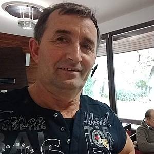 Muž 63 rokov Pezinok