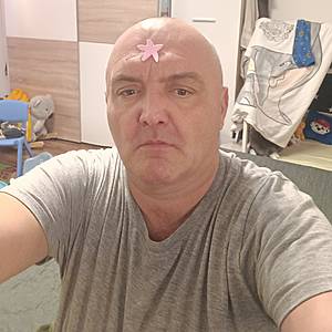 Muž 53 rokov Pezinok