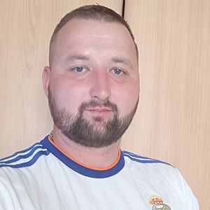 Muž 29 rokov Lučenec