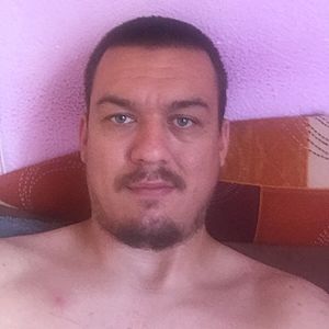 Muž 26 rokov Levice