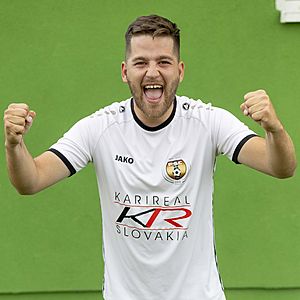 Muž 25 rokov Pezinok