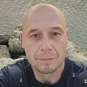 Muž 42 rokov 