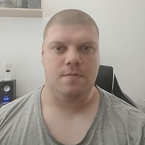 Muž 32 rokov Senica