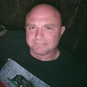 Muž 44 rokov Pezinok
