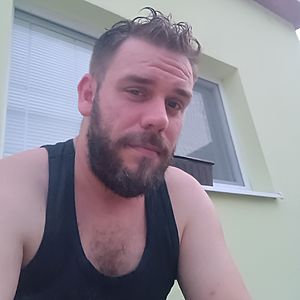 Muž 32 rokov Nové Zámky