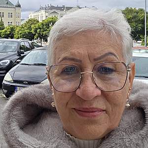 Žena 61 rokov Levice