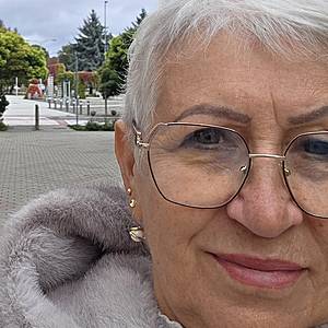 Žena 71 rokov Levice