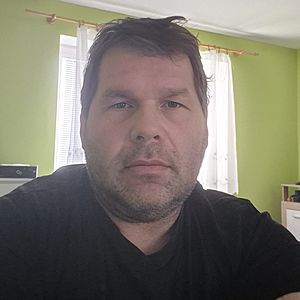 Muž 48 rokov Levice