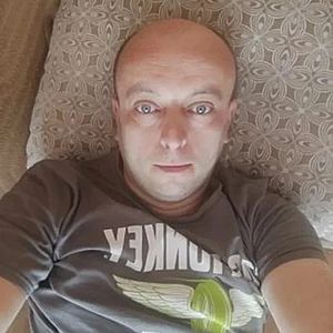 Muž 42 rokov Martin