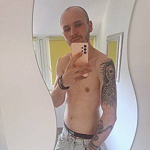 Muž 27 rokov Humenné