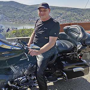 Muž 54 rokov Levice