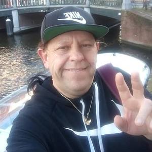 Muž 47 rokov Levice